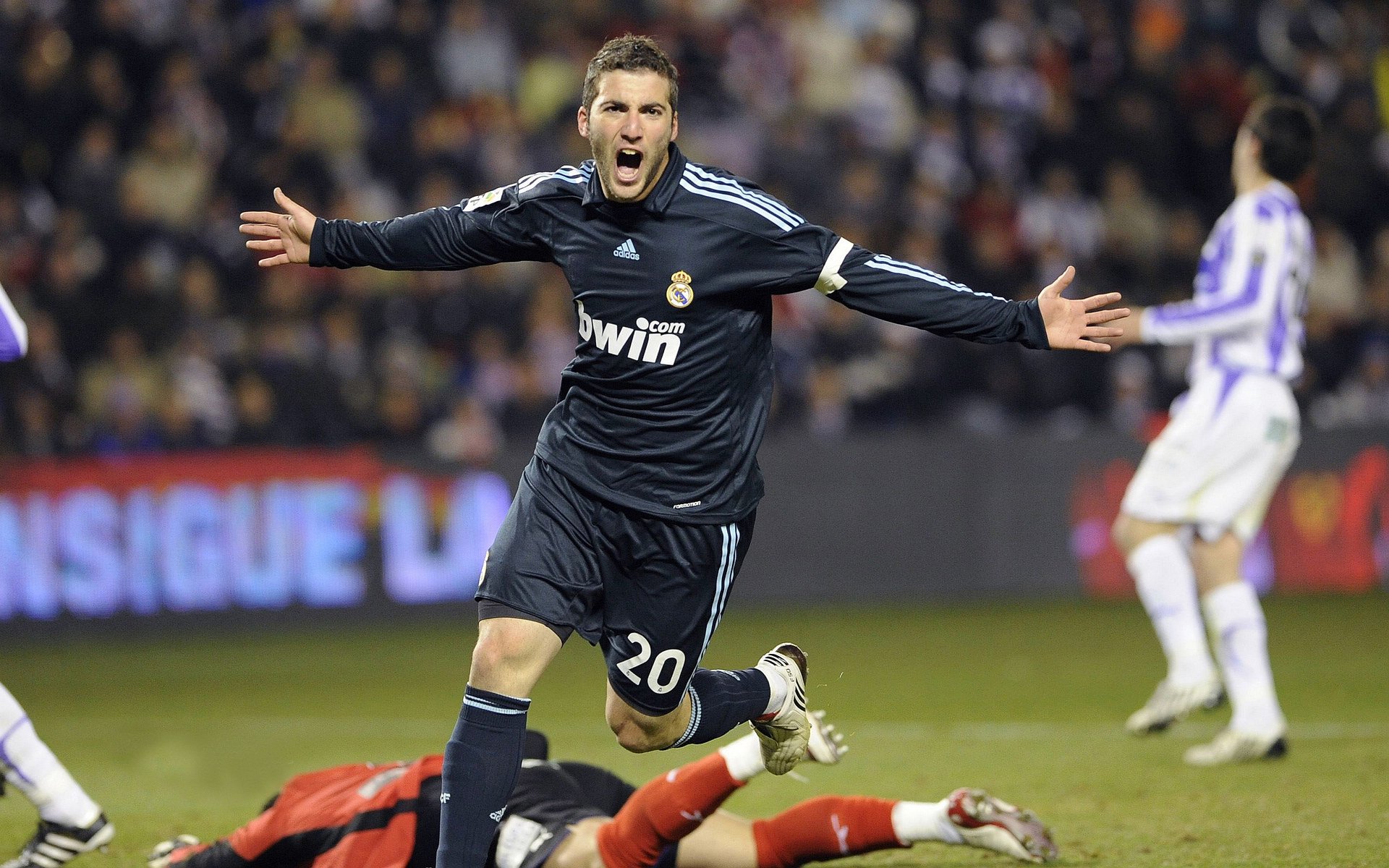 赛场“惊天逆转”，运动员“秒杀”全场！